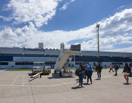 1440px-TerminalAntigoAeroportoFlorianópolis