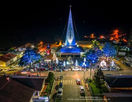 Paróquia Bom Jardim da Serra Vista Noturna
