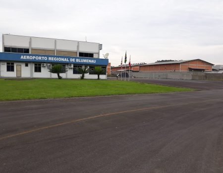 Aeroporto_Regional_de_Blumenau_src_facebook_02