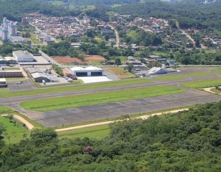 Aeroporto_Regional_de_Blumenau_src_facebook_03