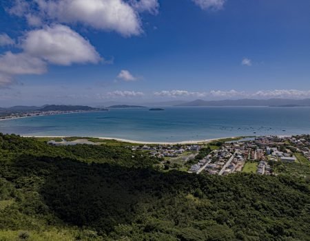 Vista Aérea Praia da Ponta das Canas, Cachoeira do Bom Jesus, Florianópolis - SC